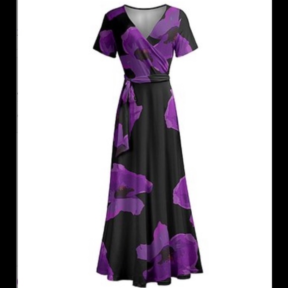 Lily Dresses & Skirts - Women’s black and purple maxi dress with belt